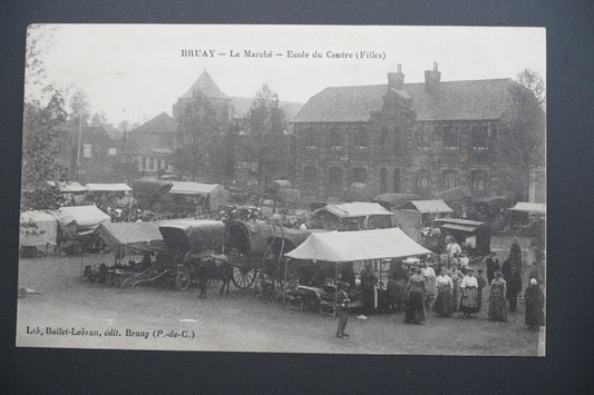 Pohlednice BRUAY - Le Marche - Ecole du Centre (Filles) (x9654)