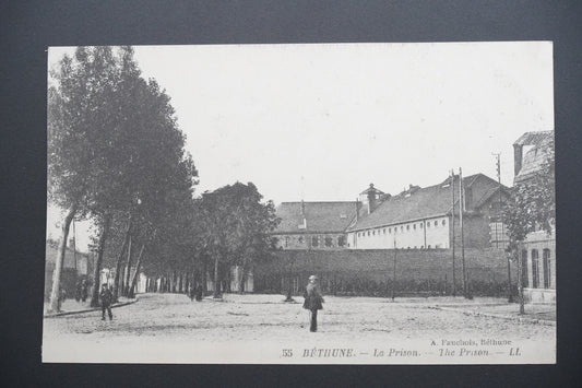 Pohlednice 55 BETHUNE. - La Prison. - THE PRISON. - LL (x9672)