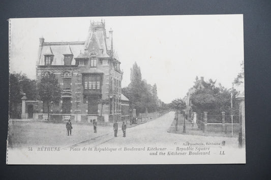 Pohlednice Béthune – nám. Republiky a bulvár Kitchener (x9677)