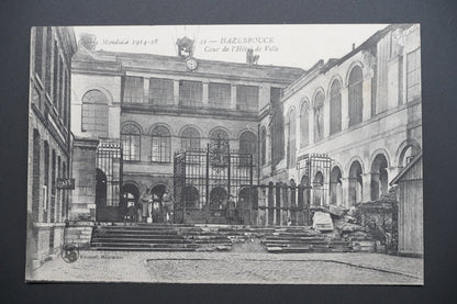 Pohlednice Hazebrouck – dvůr radnice, válka 1914–18 (x9688)