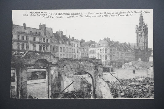 Pohlednice Douai – Beffroi a ruiny náměstí (x9709)