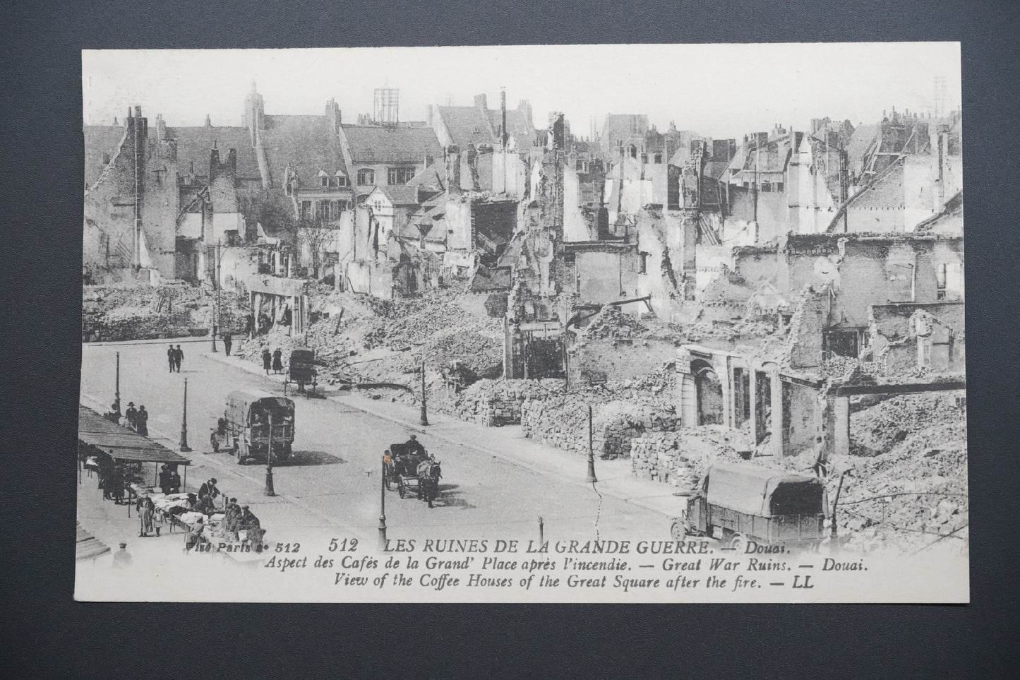 Pohlednice Douai – kavárny po požáru, náměstí (x9712)