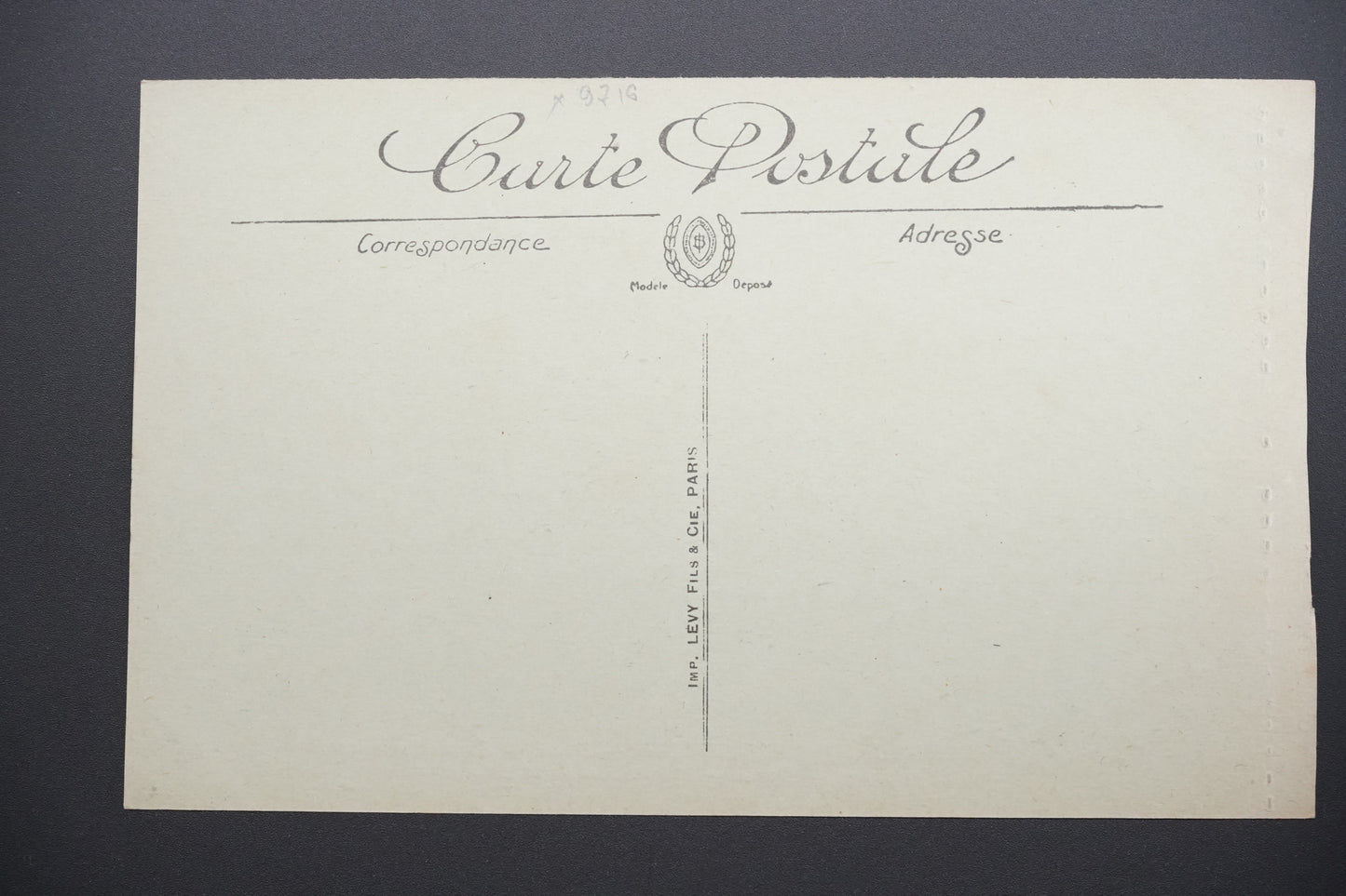 Pohlednice Douai – ul. Paříž, vypálená z jedné strany (x9716)