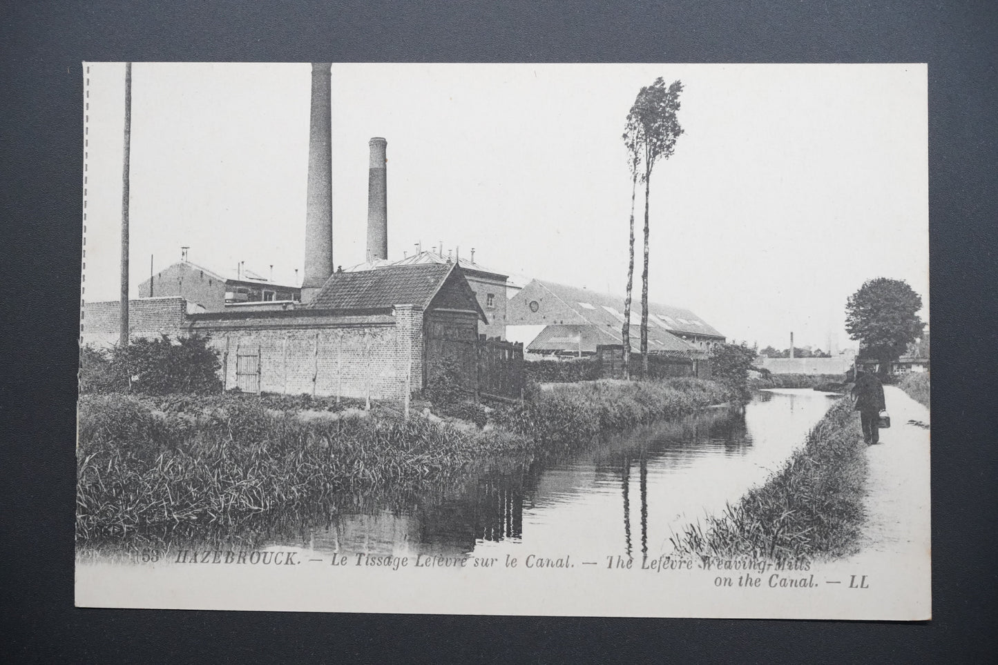 Pohlednice Hazebrouck – tkalcovna Lefevre u kanálu (x9786)