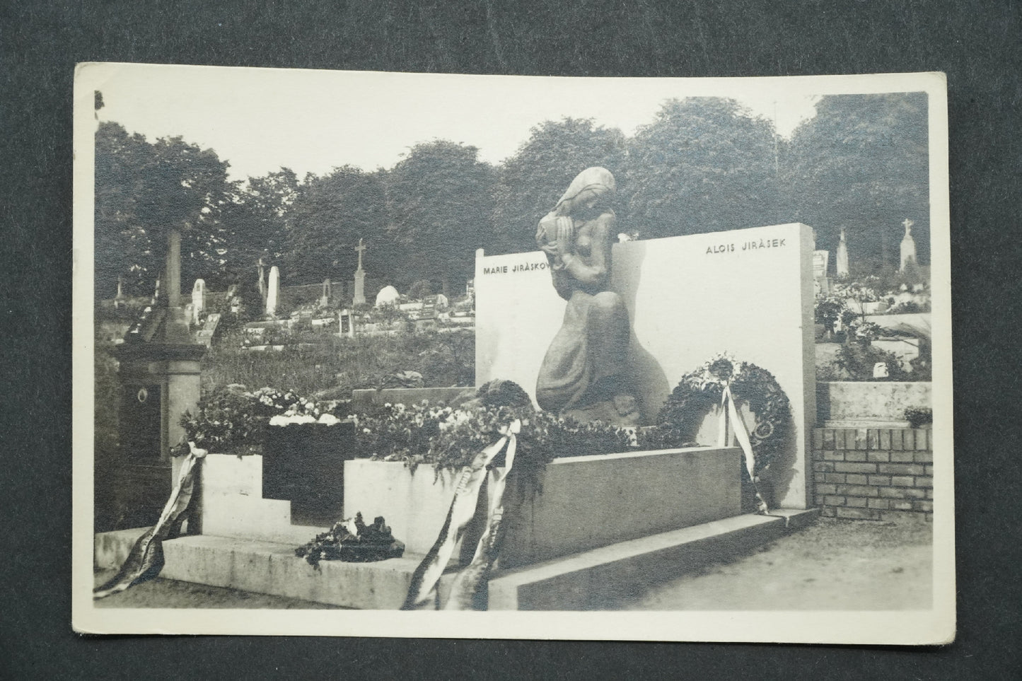 Postcard Hronov GRAVE OF AL. JIRÁSKA x9968