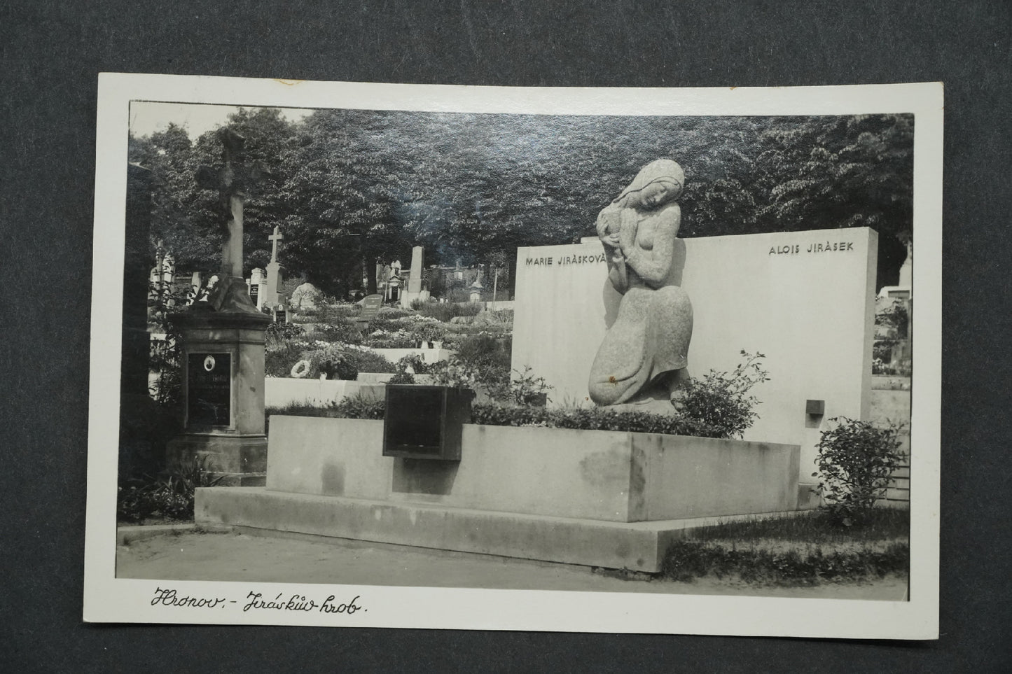 Postcard Hronov GRAVE OF AL. JIRÁSKA x9969