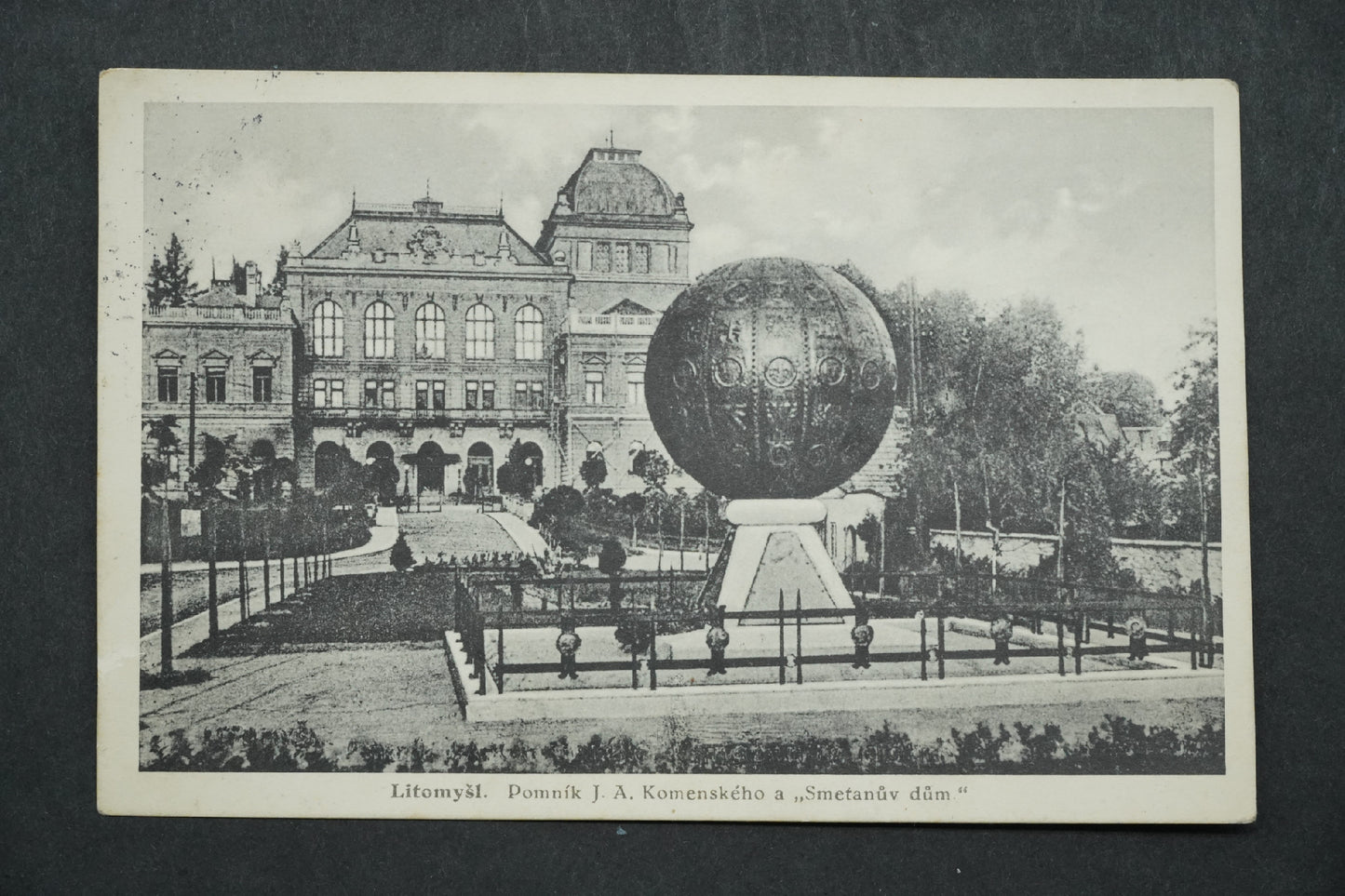 Pohlednice Lytomyšl Pomník J.A.Komenského a Smetanův dům x9987