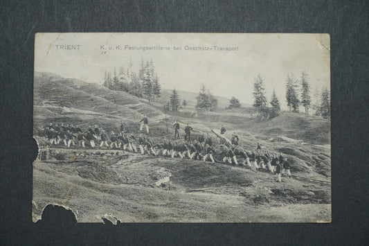 Pohlednice Trient K.u.K. Festugsartillerie bei Geschütz x10604