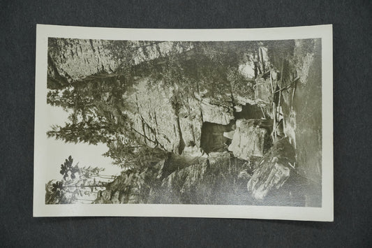 Postcard BOSCH SWITZERLAND GORGE JULIA ĎURIŠ (x13280)