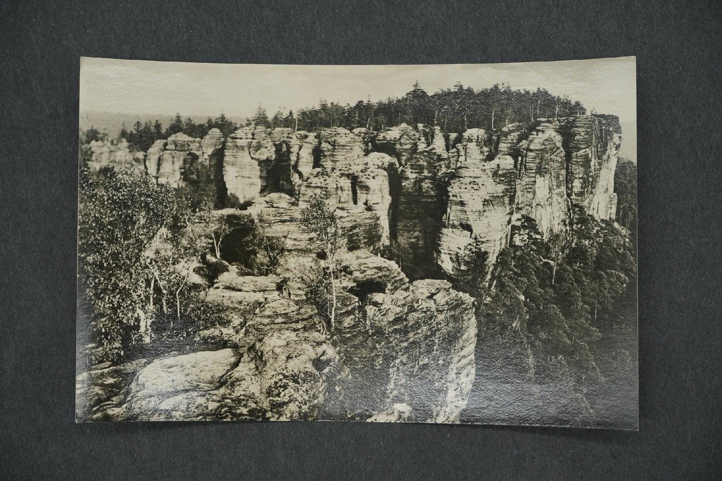 Postcard TISSÉ WALLS (x13283)