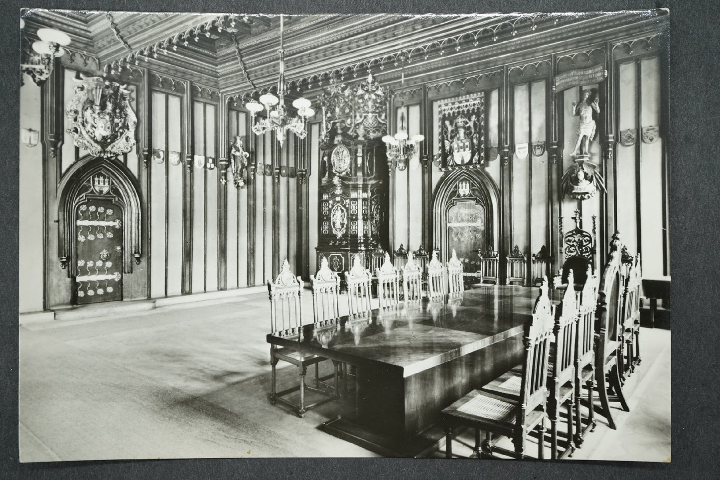 Pohlednice PRAHA RADNÍ SÍŇ VE STAROM. RADNICI KOLEM R 1470 (x13541)