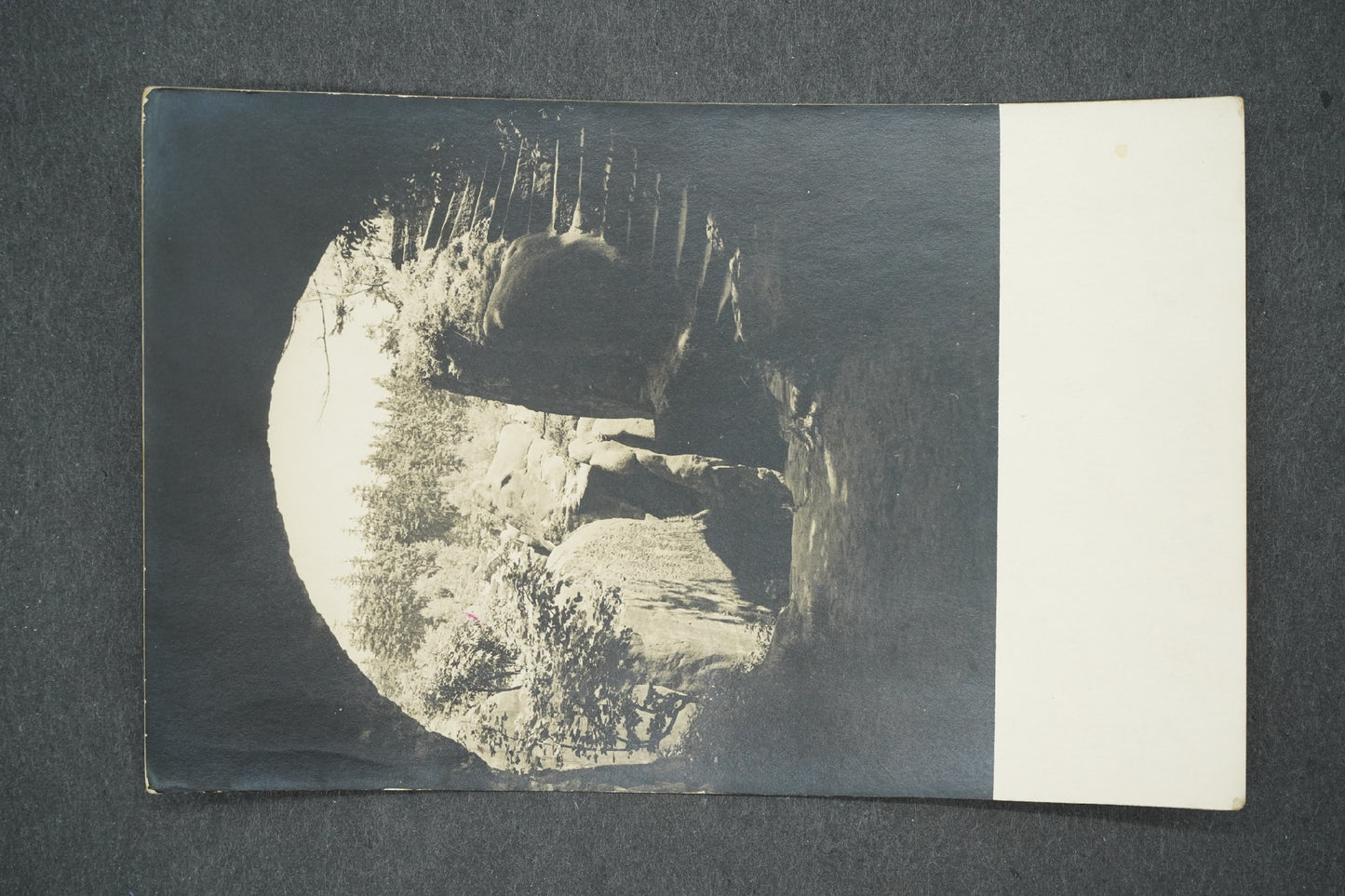 Postcard STAR AT THE POLICE STATION OVER METUJÍ (x13686)