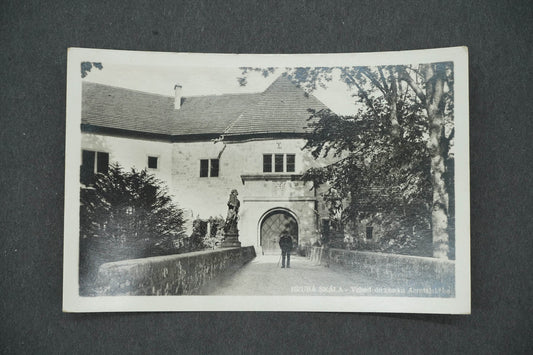 Pohlednice HRUBÁ SKÁLA - VCHOD DO ZÁMKU AERNTALSKÉHO (x14323)