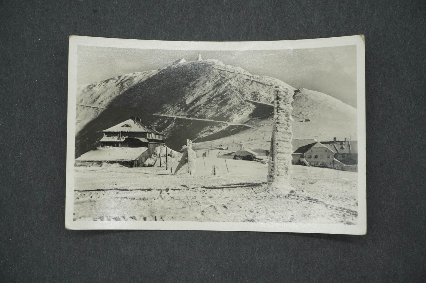 Pohlednice KRKONOŠE SNĚŽKA 1605 M (x14750)