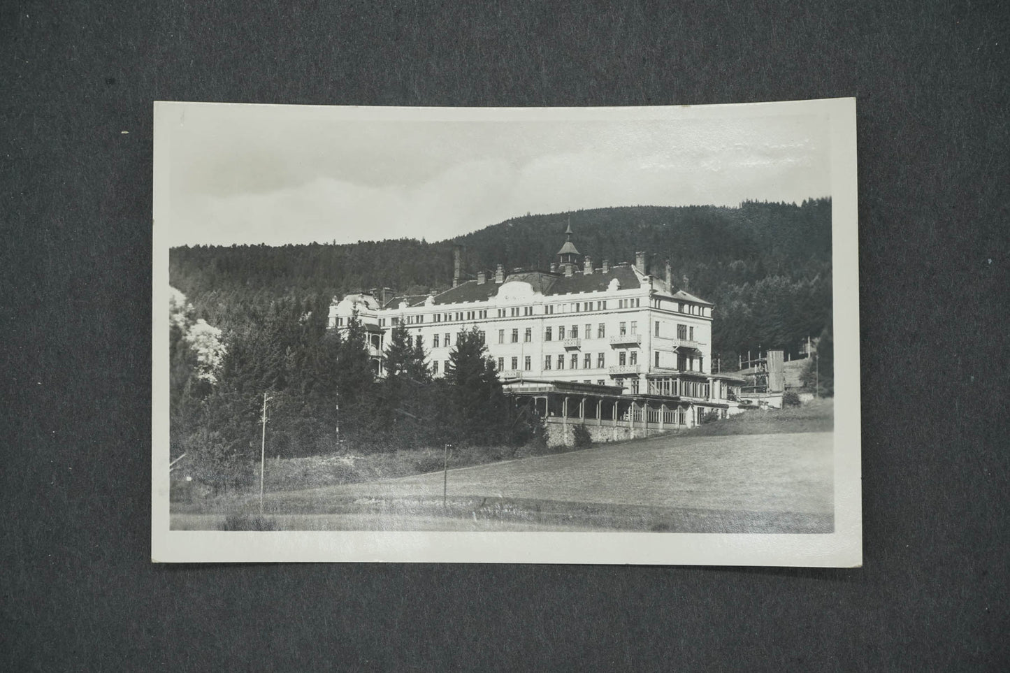 Pohlednice JESENÍKY (FRÝVALDOV) OZDRAVOVNA DR. BENEŠE (x14840)