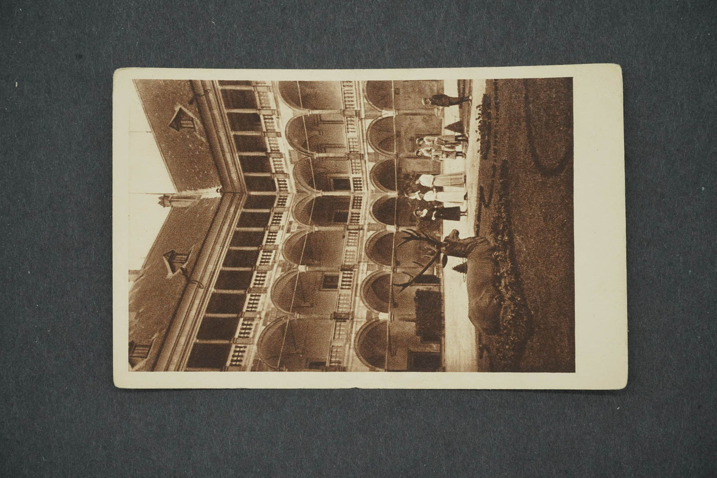 Pohlednice OPOČNO NÁDVOŘÍ ZÁMKU (x14854)