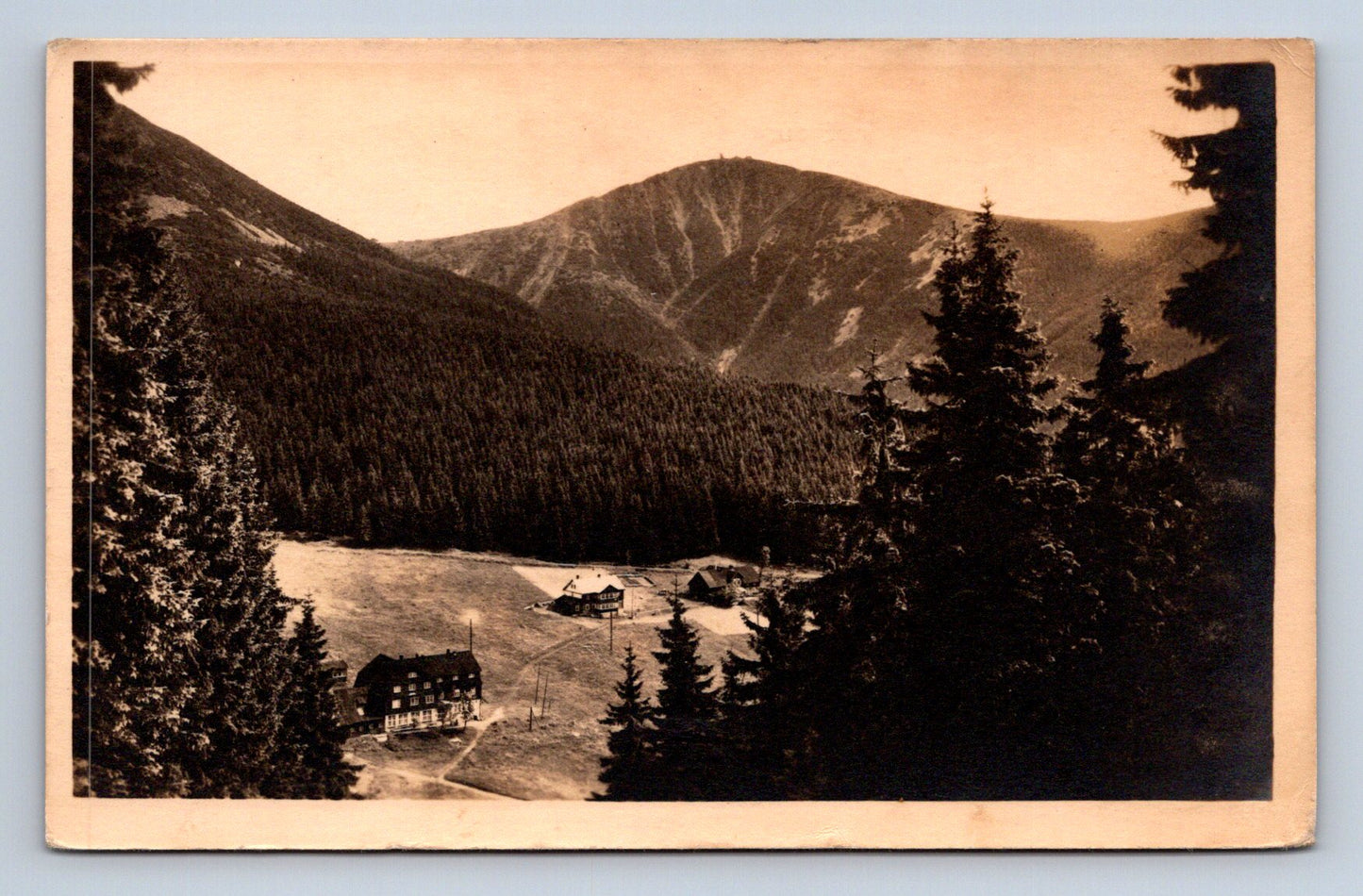 Pohlednice KRKONOŠE - PEC MODRÝ DŮL SE SNĚŽKOU (x16855)