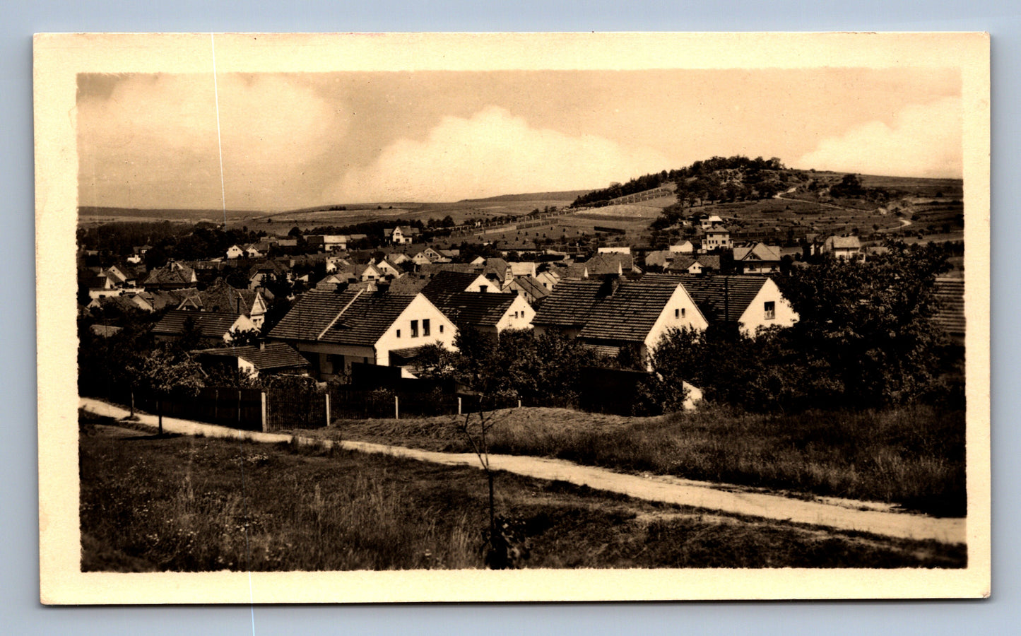 Pohlednice Staňkov - celkový pohled na ves (JN1096)