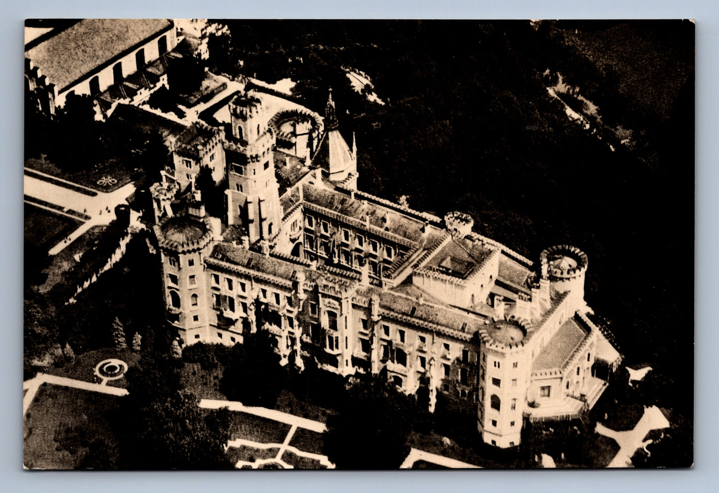 Postcard HLUBOKÁ NAD VLTAVOU CASTLE (x17313)