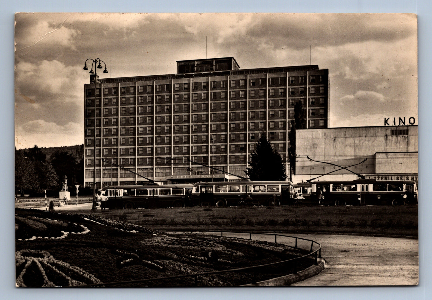 Pohlednice GOTTWALDOV - HOTEL MOSKVA A VELKÉ KINO (x17409)