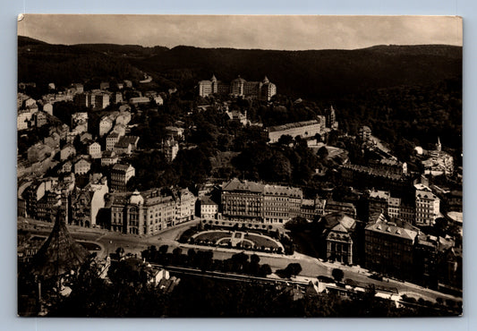 Pohlednice KARLOVY VARY - LENINOVOU NÁMĚSTÍ (x17483)