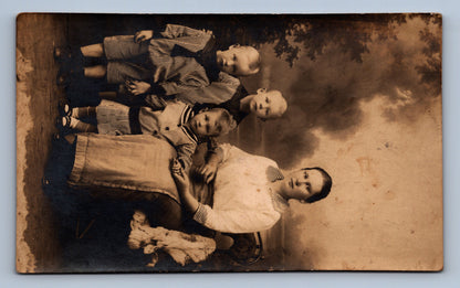 Pohlednice MATKA S DĚTMI (x17746)