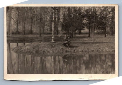 Fotografie VOJÁK V LESE (x17940)