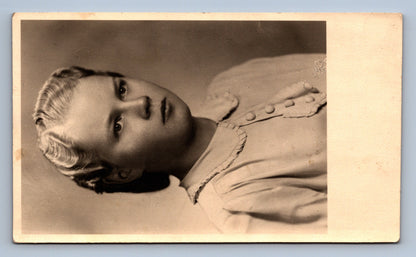 Pohlednice DÍVKA (x17947)