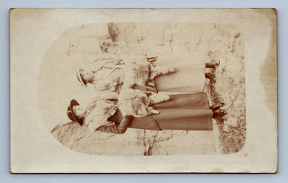 Pohlednice ŽENY V KLOBOUCÍCH (x17977)