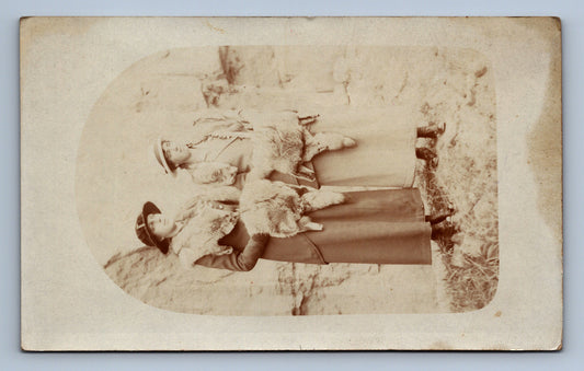 Pohlednice ŽENY V KLOBOUCÍCH (x17977)