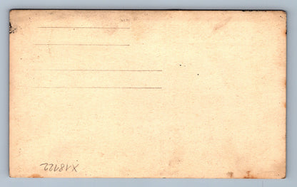 Pohlednice CHLAPEC V OBLEKU (x18122)