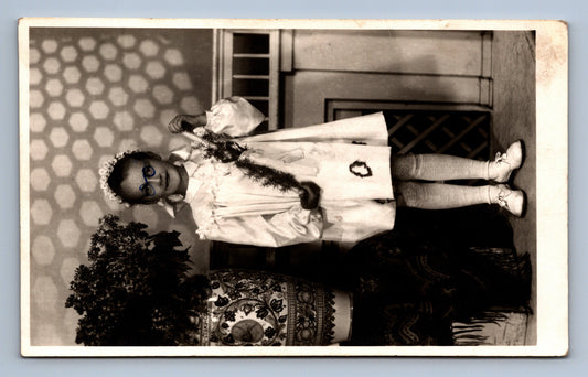 Fotografie HOLČIČKA V ŠATECH (x18138)