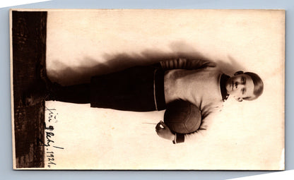 Pohlednice CHLAPEC S MÍČEM 1921 (x18198)