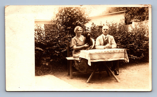 Pohlednice ŽENA PES A MUŽ (x18226)