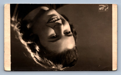Pohlednice ŽENA S ÚSMĚVEM 1944 (x18243)