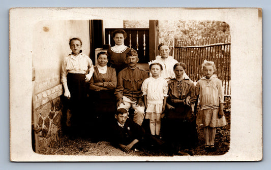 Pohlednice DĚTI NA ZAHRADĚ (x18249)