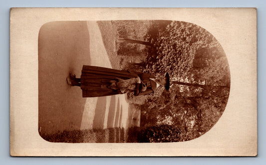 Pohlednice ŽENA V KLOBOUKU (x18277)