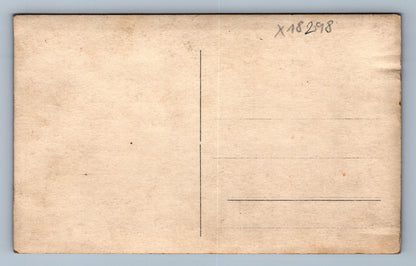 Pohlednice ŽENA V KŘESLE (x18298)