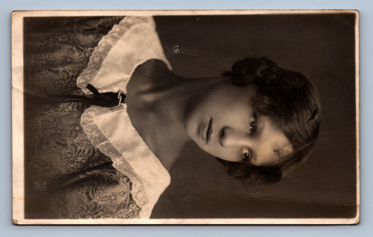 Pohlednice DÍVKA (x18412)