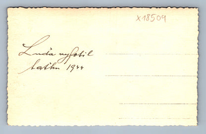 Pohlednice STARÝ MUŽ V KABÁTU (x18509)