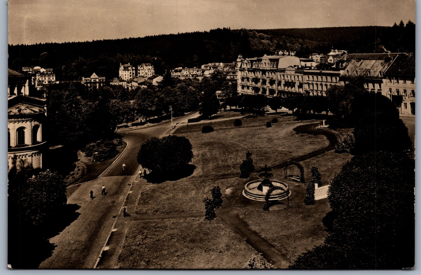 Pohlednice MARIÁNSKÉ LÁZNĚ - GOTTWALDOVO NÁMĚSTÍ (x18666)