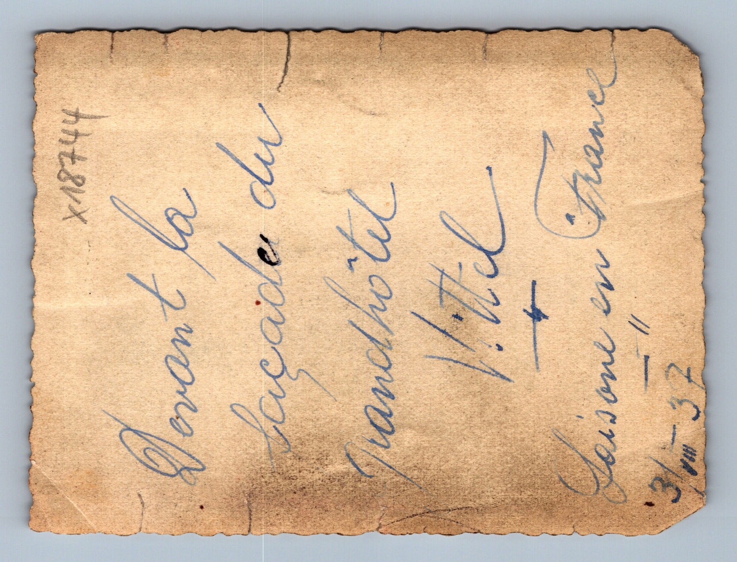 Fotografie U GRAND HOTELU VE FRANCII (x18744)