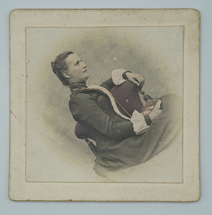 Fotografie ŽENA S KNIHOU (x18779)