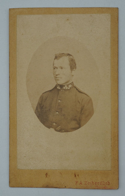 Fotografie MUŽ V OBLEKU F.A.ZEIBERDICH (x18815)