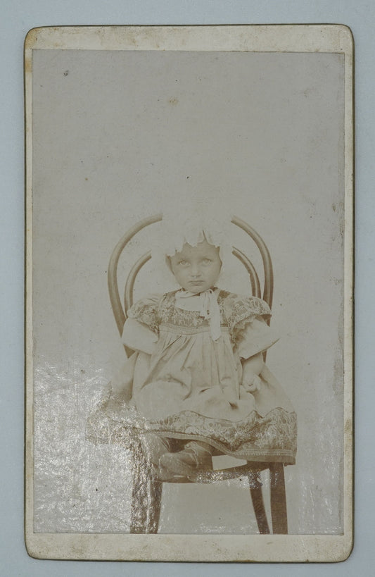 Fotografie DÍTĚ NA TONETCE (x18817)