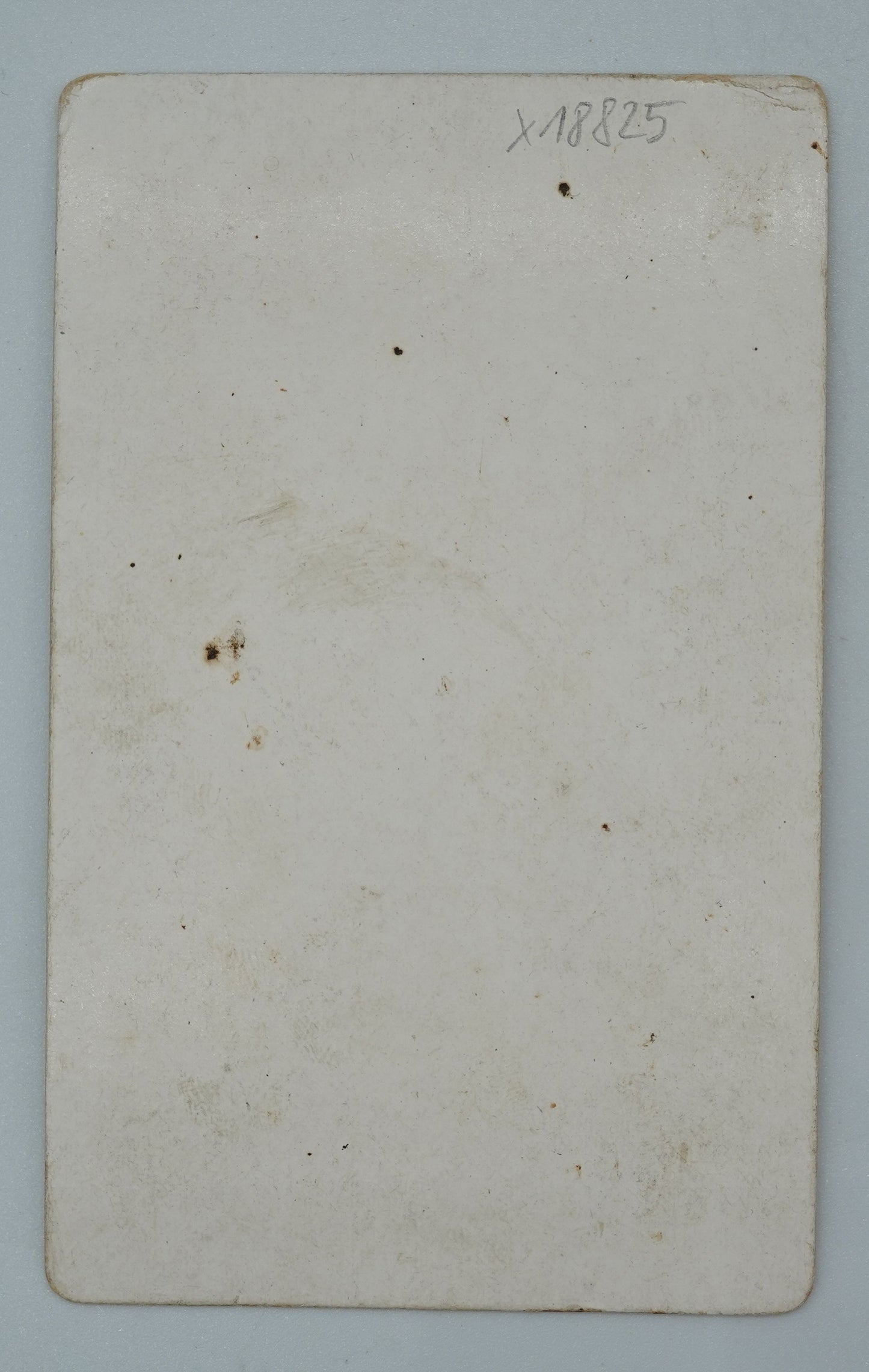 Fotografie MUŽ S KNÍREM (x18825)
