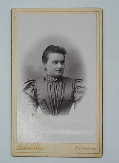 Fotografie ŽENA V ŠATECH ATELIER KLUG PHOTOGRAPH (x18832)