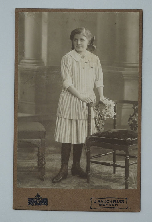 Fotografie ŽENA V BÍLÉM J. RAUCHFUSS BENSEN (x18833)
