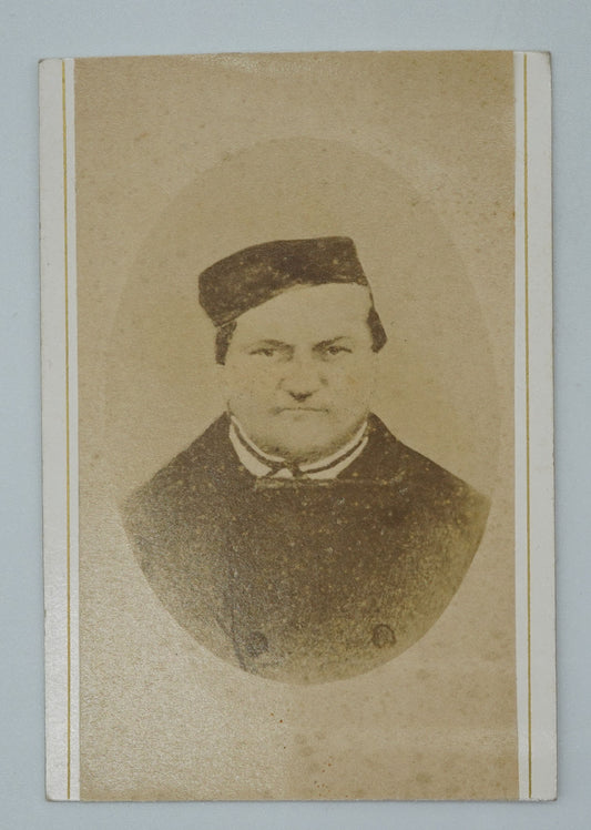 Fotografie MUŽ V UNIFORMĚ FOTOGRAFIE S. KOHN. (x18840)