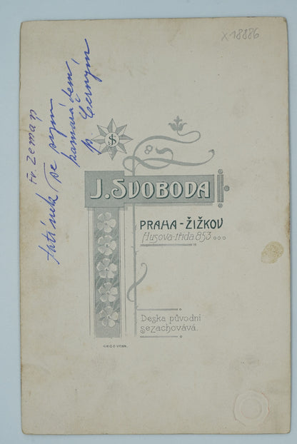 Fotografie MUŽI V KABÁTECH J.SVOBODA PRAHA ŽIŽKOV (x18886)